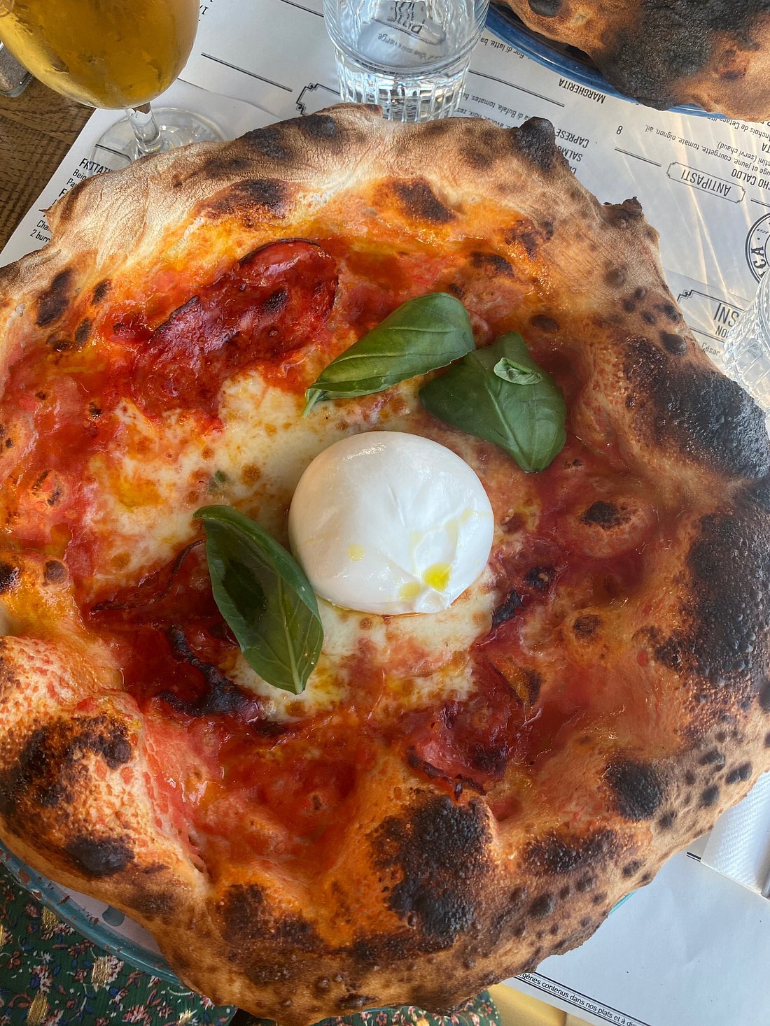 Pizza Diavola piquante et burrata fraîche